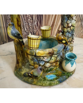 Le village de 58 brocanteurs - Vallauris : céramique décorative figurant un puits aux oiseaux