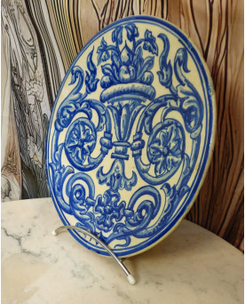 Le village de 58 brocanteurs - Assiette en faïence espagnole à décor bleu – XIXe siècle