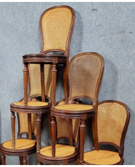 Le village de 58 brocanteurs - Série de 6 chaises dites “raquettes”, de style Louis XVI en acajou