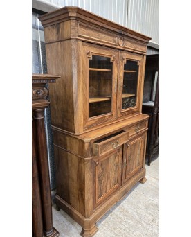 Le village de 58 brocanteurs - Armoire Alsacienne époque Louis XIII en noyer massif