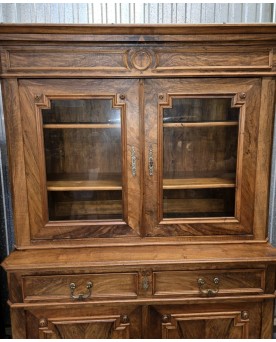 Le village de 58 brocanteurs - buffet bibliothèque époque Louis Philippe en noyer