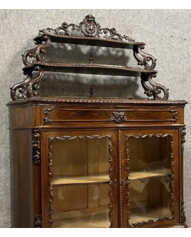 Le village de 58 brocanteurs - Vitrine galbée époque Napoléon III en acajou