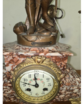 Le village de 58 brocanteurs - Garniture de cheminée ancienne – Jeanne d’Arc – XIXe Napoléon III