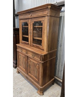Le village de 58 brocanteurs - Armoire Alsacienne époque Louis XIII en noyer massif