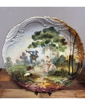 Le village de 58 brocanteurs - Paire de grands plats en porcelaine de Limoges – Décor galant, P.D Limoges, fin XIXe