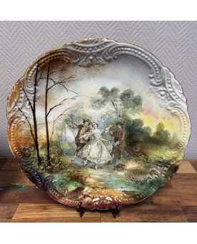 Le village de 58 brocanteurs - Paire de grands plats en porcelaine de Limoges – Décor galant, P.D Limoges, fin XIXe