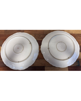 Le village de 58 brocanteurs - Paire de grands plats en porcelaine de Limoges – Décor galant, P.D Limoges, fin XIXe
