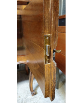 Le village de 58 brocanteurs - bibliothèque cabinet de style Louis XV galbée en marqueterie
