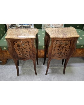 Le village de 58 brocanteurs -  Vitrine Venitienne en bois peint