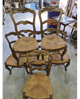 Le village de 58 brocanteurs - Suite de six chaises provençales en noyer