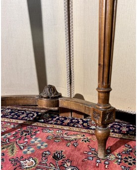 Le village de 58 brocanteurs -  Console demie lune de style Louis XVI en bois sculpté