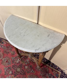 Le village de 58 brocanteurs -  Console demie lune de style Louis XVI en bois sculpté