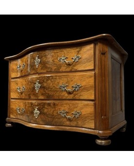Le village de 58 brocanteurs - Commode galbée époque Louis XIV - Louis XV en ronce de noyer et bronzes dorés