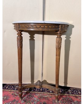 Le village de 58 brocanteurs -  Console demie lune de style Louis XVI en bois sculpté