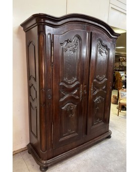 Le village de 58 brocanteurs - Armoire Alsacienne époque Louis XIII en noyer massif