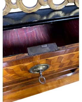 Le village de 58 brocanteurs - Important Bureau a Cylindre époque Louis XVI en marquéterie
