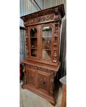 Le village de 58 brocanteurs - Buffet de pavillon de chasse en bois massif sculpté