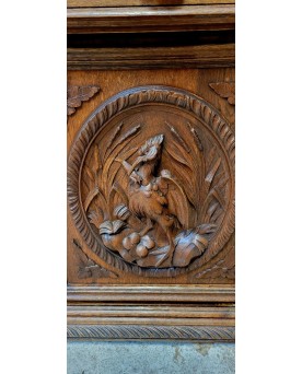 Le village de 58 brocanteurs -  Très important Buffet de pavillon de chasse style Renaissance en bois massif sculpté