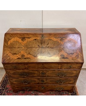 Le village de 58 brocanteurs - Bureau - commode ou commode scriban époque Louis XV en marquéterie