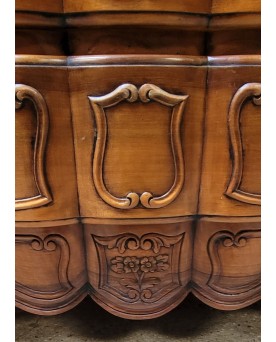 Le village de 58 brocanteurs -  Vitrine Venitienne en bois peint