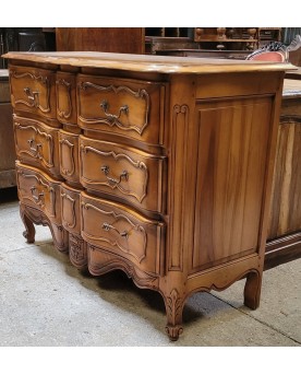 Le village de 58 brocanteurs - Commode arbalète style louis XV estampillée en merisier