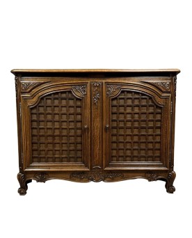 Le village de 58 brocanteurs - buffet de boiserie galbé a double fond secret style Louis XV en chêne