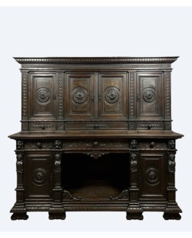 Le village de 58 brocanteurs -  Important buffet Renaissance de château en noyer massif