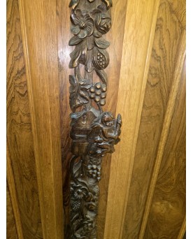 Le village de 58 brocanteurs - Armoire Hollandaise a coussins de style Renaissance en bois massif