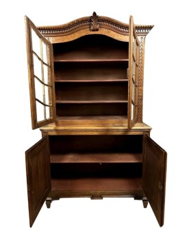 Le village de 58 brocanteurs - buffet bibliothèque Hollandais en chêne dans le style du 18eme siècle