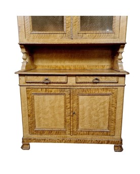 Le village de 58 brocanteurs - buffet deux corps époque Louis Philippe en bois laqué