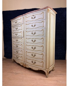 Le village de 58 brocanteurs -  Semainier Arbalète A Double Rang De Tiroirs Style Louis XV En Bois Laqué Et Doré Vers 1900