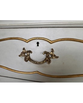 Le village de 58 brocanteurs -  Semainier Arbalète A Double Rang De Tiroirs Style Louis XV En Bois Laqué Et Doré Vers 1900