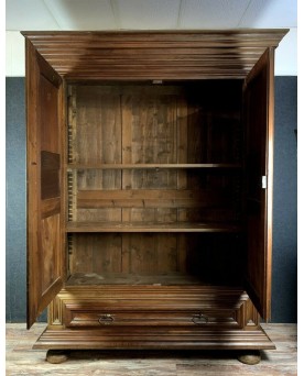 Le village de 58 brocanteurs - Armoire Bourguignonne époque Louis XIII A Pointes De Diamant