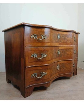 Le village de 58 brocanteurs -  Commode Arbalette En Marqueterie époque XVIIIeme