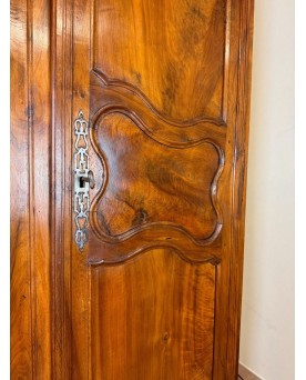 Le village de 58 brocanteurs -  Armoire Lxv (xviiième Siècle) En Noyer Massif