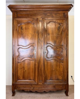 Le village de 58 brocanteurs -  Armoire Lxv (xviiième Siècle) En Noyer Massif