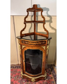 Le village de 58 brocanteurs - Encoignure galbée style Louis XIV en bois de rose et marquéterie