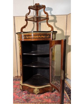 Le village de 58 brocanteurs - Encoignure galbée style Louis XIV en bois de rose et marquéterie