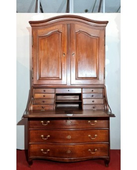 Le village de 58 brocanteurs -Cabinet Commode Scriban Galbée époque Louis XV En Noyer