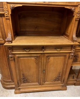 Le village de 58 brocanteurs - D'après Gauthier Poinsignon Buffet époque Art Nouveau Ecole de Nancy en noyer