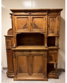 Le village de 58 brocanteurs - D'après Gauthier Poinsignon Buffet époque Art Nouveau Ecole de Nancy en noyer