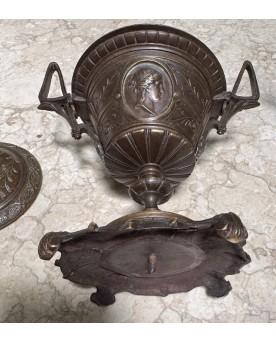 Le village de 58 brocanteurs -  Paire de cassolettes en bronze époque XIXeme
