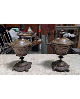 Le village de 58 brocanteurs -  Paire de cassolettes en bronze époque XIXeme
