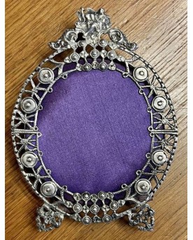 Le village de 58 brocanteurs - Cadre a photo de style Renaissance en argent