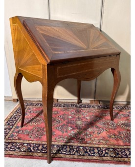 Le village de 58 brocanteurs - Bureau de pente style Louis XV en marquéterie