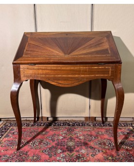 Le village de 58 brocanteurs - Bureau de pente style Louis XV en marquéterie