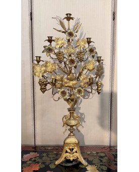 Le village de 58 brocanteurs - Grand candélabre d'autel à 7 feux en bronze doré
