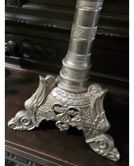 Le village de 58 brocanteurs - grande paire de piques ciérges en bronze argenté époque XIXeme