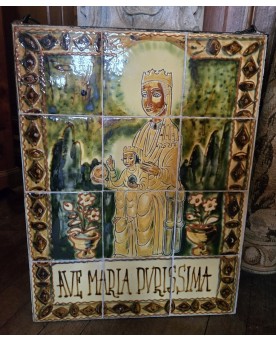 Le village de 58 brocanteurs - Grand bas relief en céramique émaillée