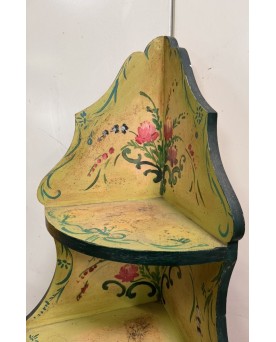 Le village de 58 brocanteurs - Encoignure galbée style Louis XV Venitienne en bois laqué